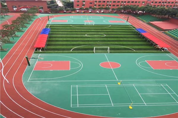 學校塑膠跑道