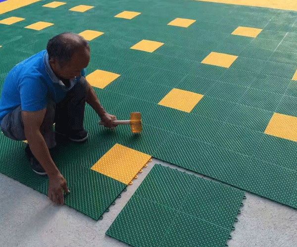 鹽城懸浮式拼裝地板：創(chuàng)新、高效、省力的現(xiàn)代會展選擇